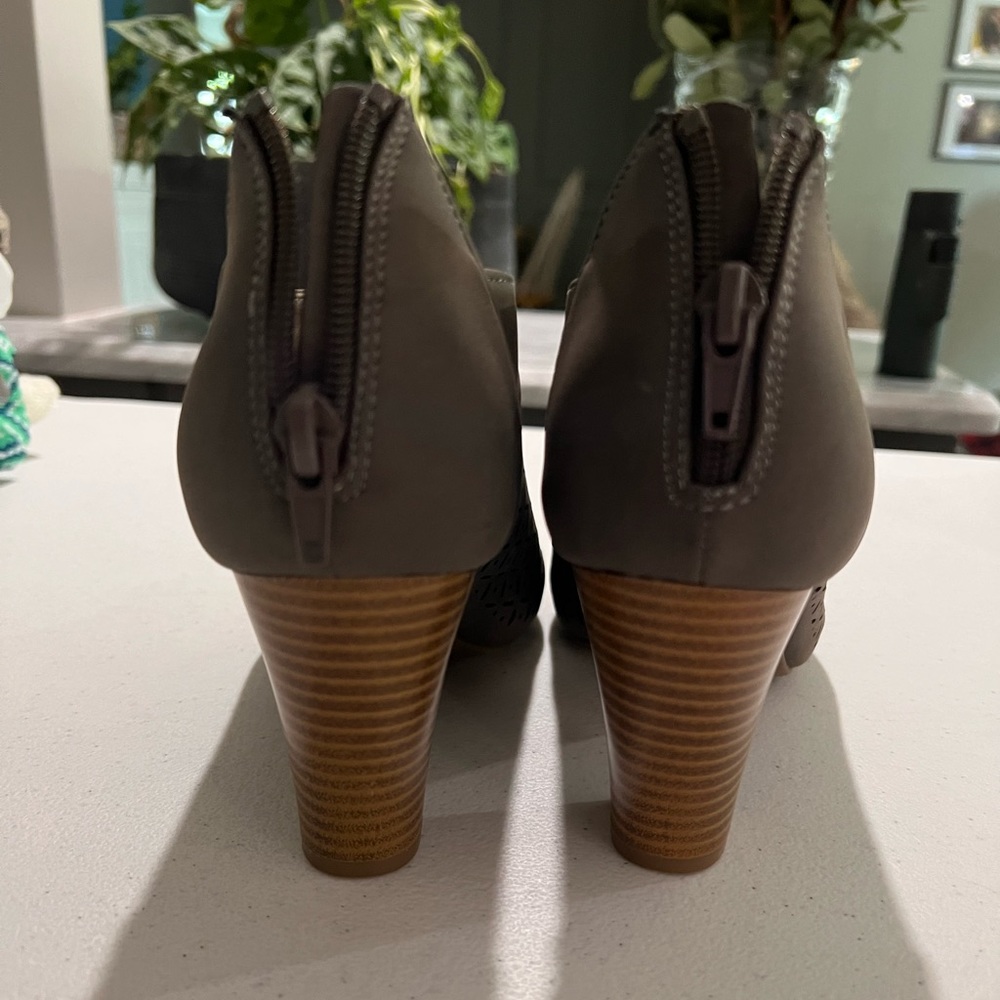 Open Toe Heels - image 6